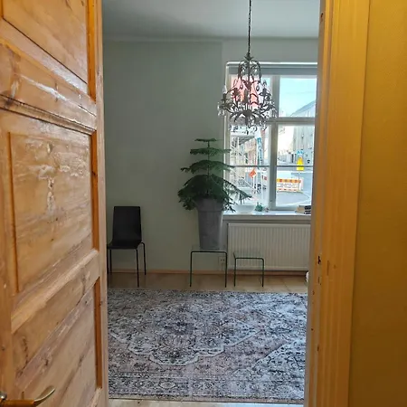 Апартаменты Charming In The French Quarter Of