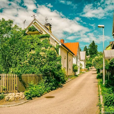 Апартаменты Charming In The French Quarter Of